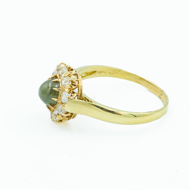 Victorian Cats Eye and Old Mine Cut Diamond Cluster 18 Karat Yellow Gold Ring