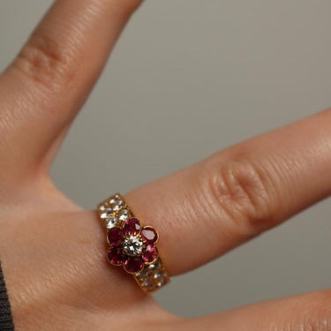 Van Cleef Ruby Diamond Cluster Flower Ring 18K Yellow Gold Size 5.25