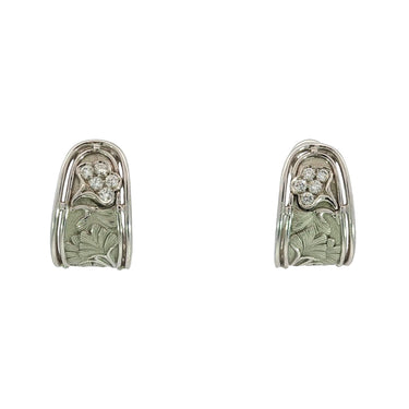 Carrera y Carrera 18K Gold Diamond Earrings Floral Motif Clip On Closure