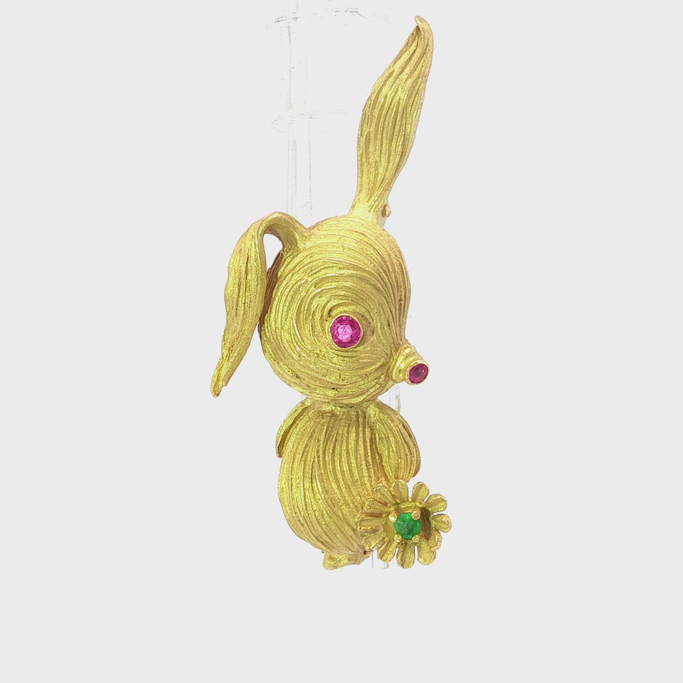 Vintage Gem-Set Bunny Brooch in Textured 18K Yellow Gold 1960s