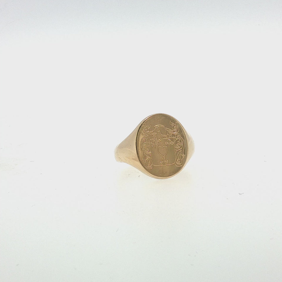 Vintage Signet Ring 14K Yellow Gold Heraldic Pattern