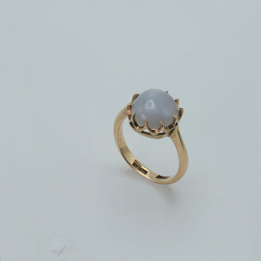 Circa 1900 Antique Star Sapphire Ring, 3.5 Carats, Set in 12 Karat Yellow Gold